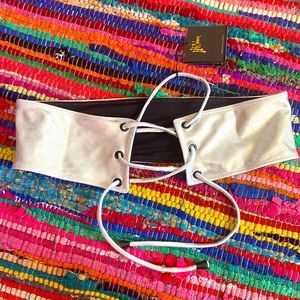 Meltdown™️ by WearDaydream®️ NWTs Spellbound Bikini Top SILVER XXS